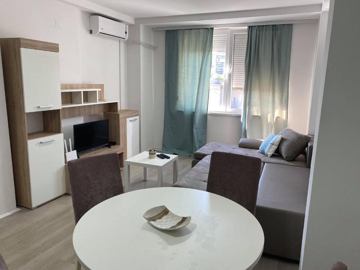 Rentster Apartment Kumanovo Luaran gambar